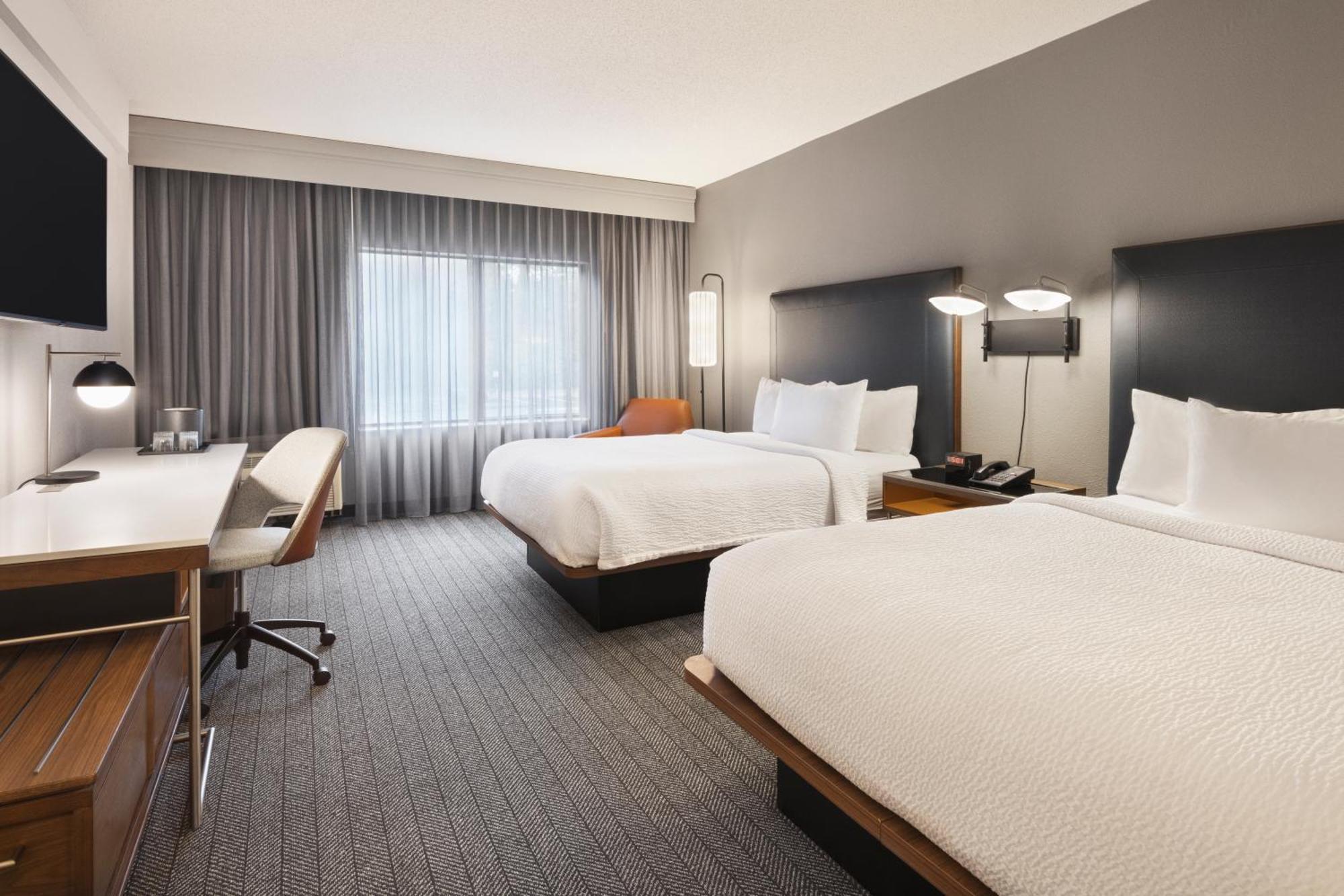 Courtyard By Marriott Burlington Hotel Buitenkant foto