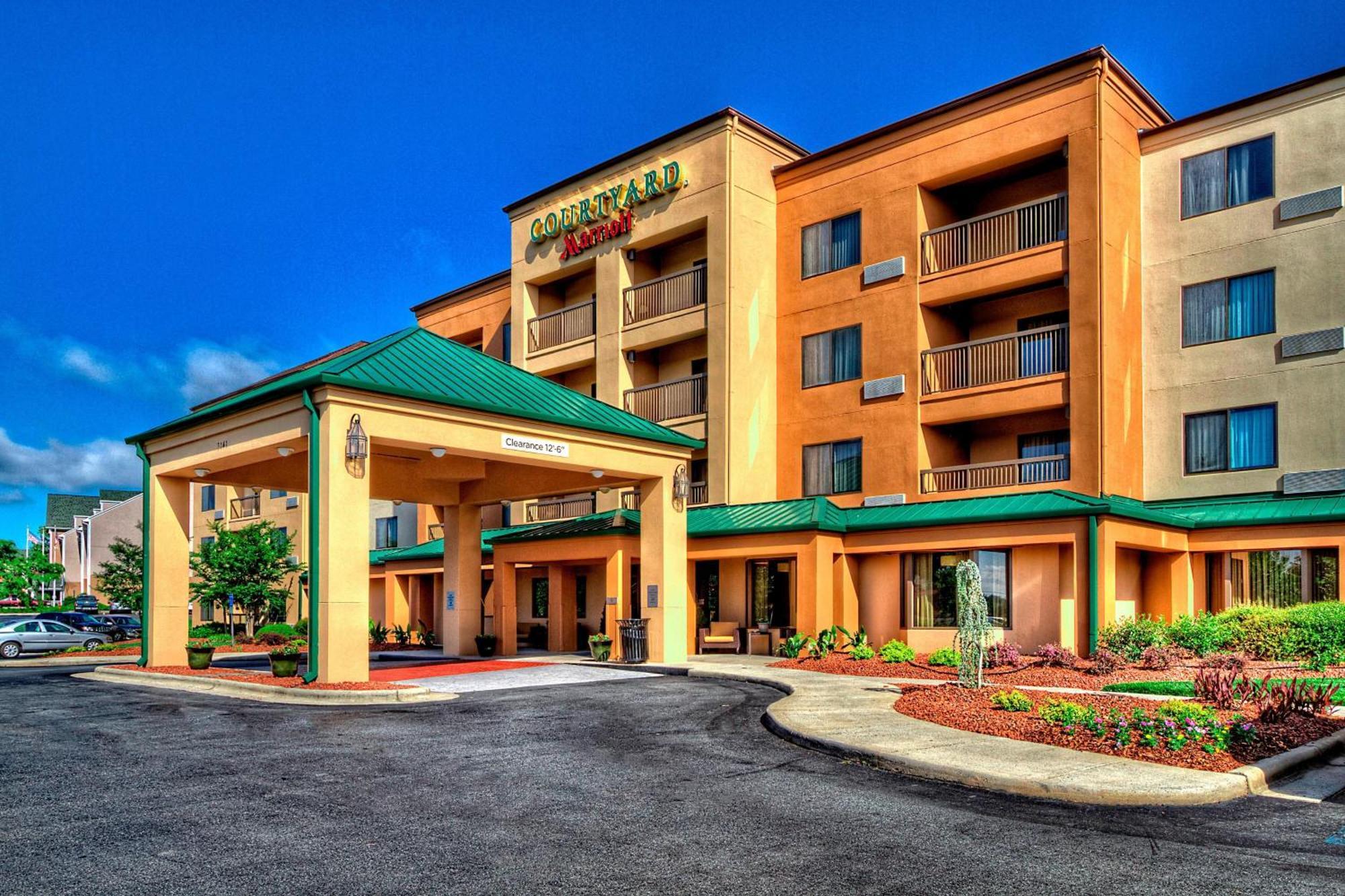 Courtyard By Marriott Burlington Hotel Buitenkant foto