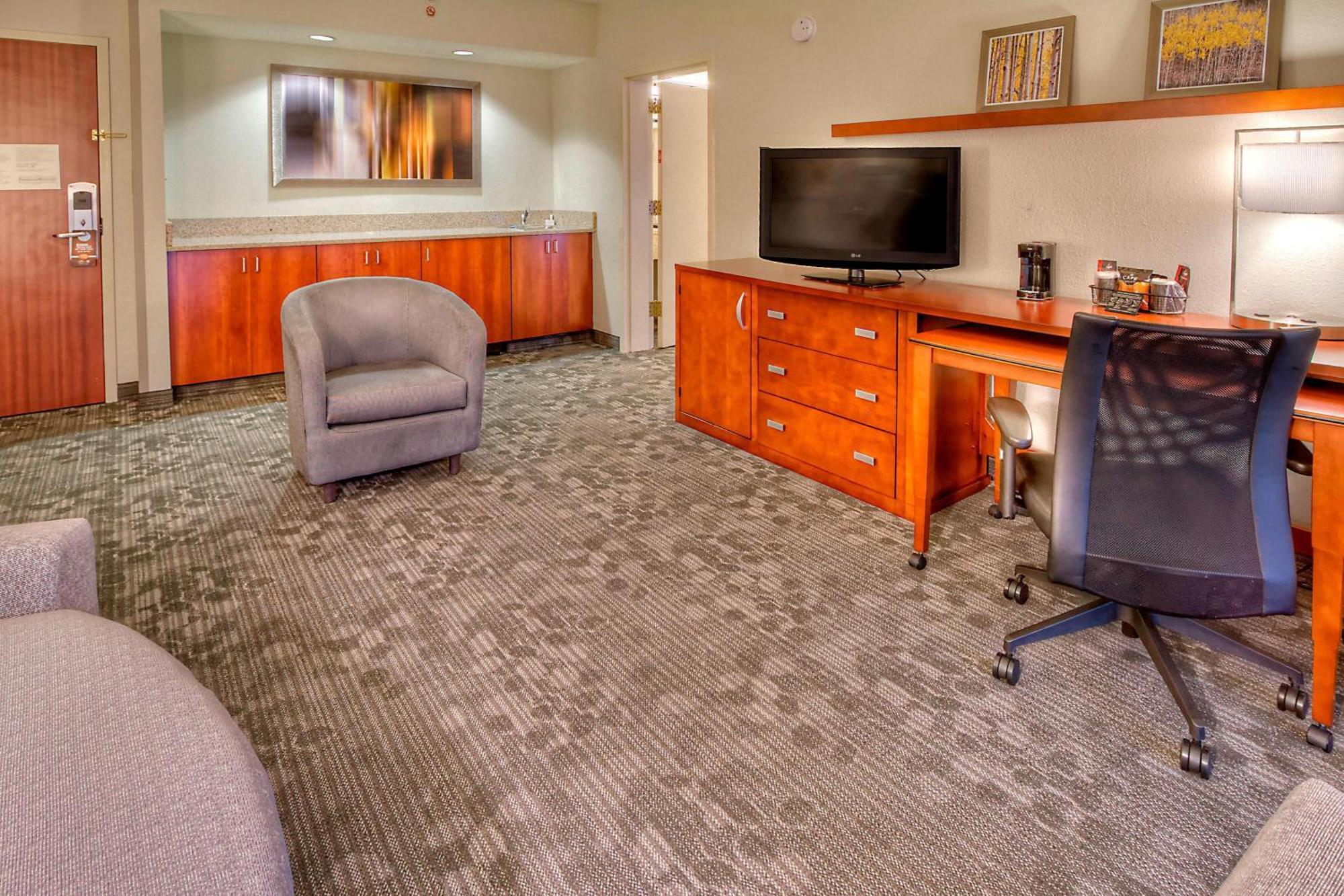 Courtyard By Marriott Burlington Hotel Buitenkant foto