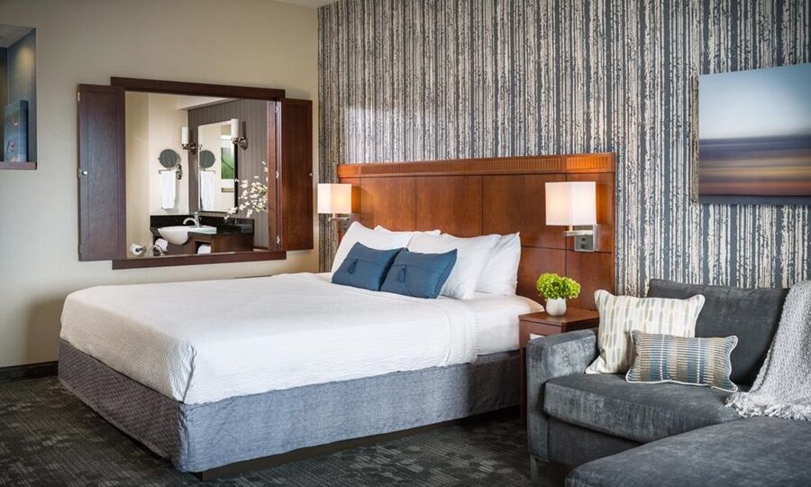 Courtyard By Marriott Burlington Hotel Buitenkant foto