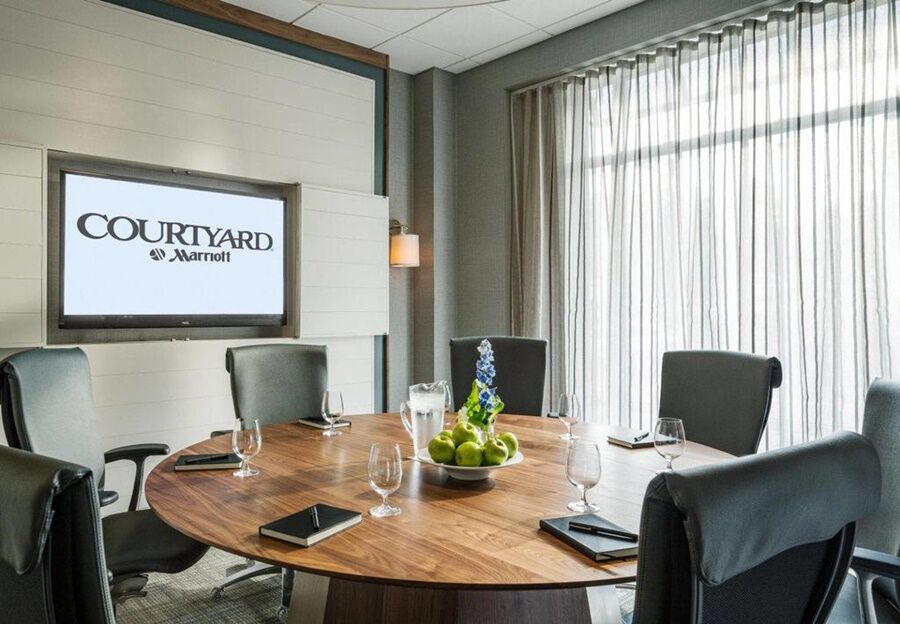 Courtyard By Marriott Burlington Hotel Buitenkant foto